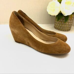 Franco Sarto Tan Suede 70’s” Closed Round Toe Slip On Wedge Heels Size 8.5